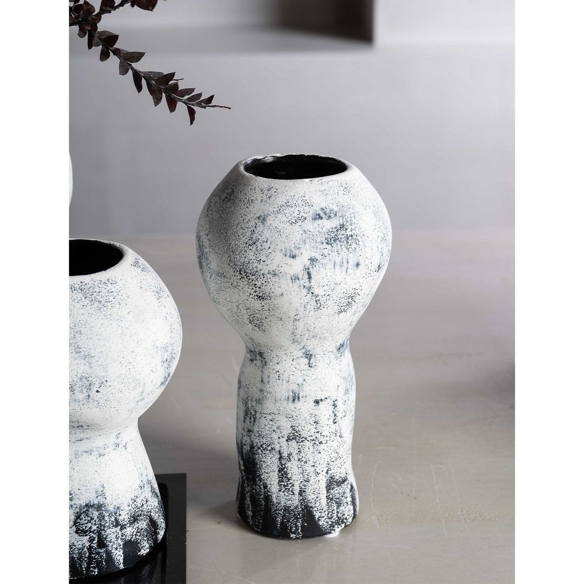 Lynton I Vase Small - Black and White Gradient