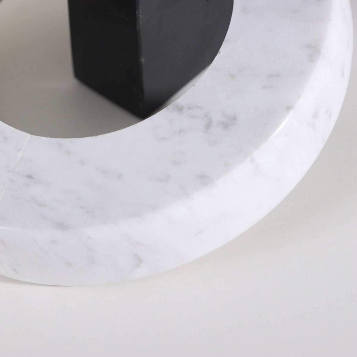Link Sculpture - Black & White Marble